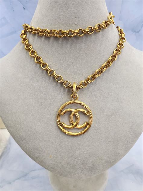 cushion for chanel chain